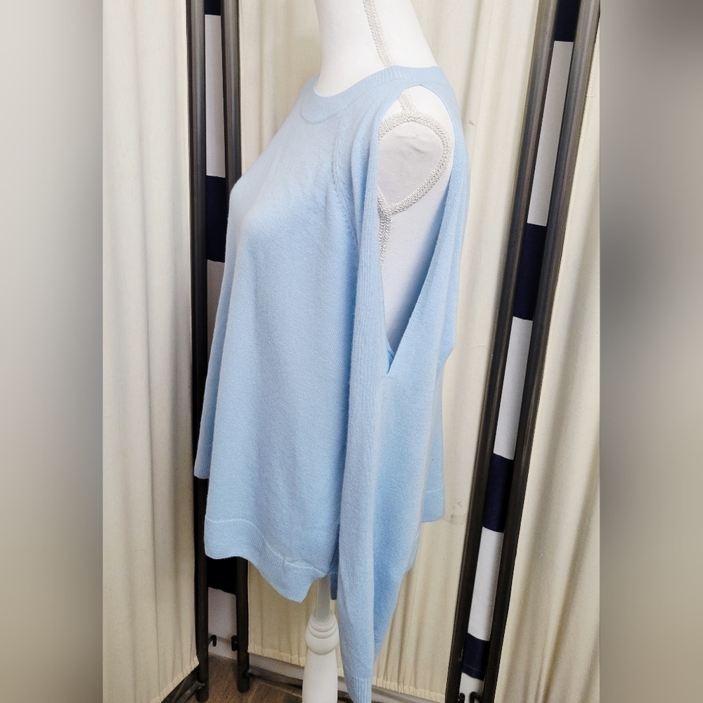 Saks 5th Avenue Soft Blue 100% Cashmere Crew Neck Sweater | Size Large